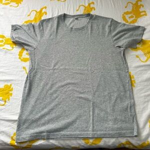Uniqlo Gray Short Sleeve Tee